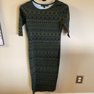 Dress with 3/4 inch sleeves